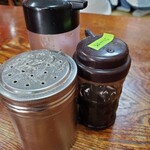 長浜ラーメン 味のまんぷく - 卓上の調味料