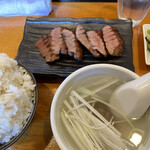 牛たん炭火焼 仁 - 