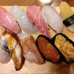 Sushi Izakaya Yataizushi - ぜいたく寿司10貫 大とろ・中とろ・真鯛・ほたて貝・数の子・うなぎ・ヒカリモノ(今回は白身)・赤海老・うに・紅いくら【小下駄】  ￥2,749（税込）