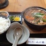 みの勝 - 味噌煮込みうどん定食