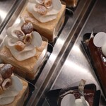 アステリスク - ケーキショーケース