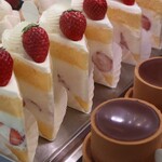 アステリスク - ケーキショーケース