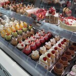 アステリスク - ケーキショーケース