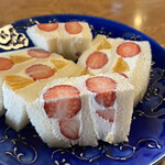 市川屋珈琲 - 季節のフルーツサンド