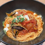 Kamaage supagethi supajirou - モッツァレラチーズとナスのトマトスパ