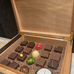 Chocolaterie&Bar ROND-POINT by Hirofumi Tanakamaru - 