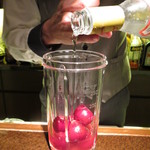 バー クラスター - アメリカンチェリーのカクテル