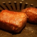 大同苑 - 特選極厚タン塩　全面こんがり焼いて