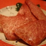 大同苑 - 前沢牛特選カルビ（限定） アップ　めっちゃ細かいサシ