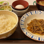 すき家 - 牛皿定食(牛皿ミニ) 570円。