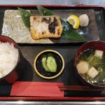 兄ん家 - サーモン定食