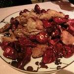 ワキヤ 一笑美茶樓 - 金目鯛と鶏肉を唐辛子と一緒に揚げたフリッター