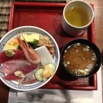 Sushi Oouchi - ちらし寿司ランチ。嫌いなわさびも美味しくいただけました♥