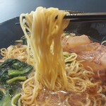 四川飯店 - 普通の中華麺