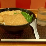 驛麺家 - きつねうどん (税込)390円 ※角度を変えて (2023.05.30)
