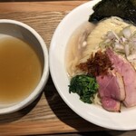 鴨出汁中華蕎麦 麺屋yoshiki - 海老、貝汁昆布水と鴨と名古屋コーチンの手揉みつけ麺(塩)
