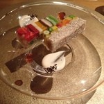 ★8　今月の煮こごり　鶏そぼろと夏野菜