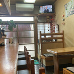 Yayoi - 小奇麗な店内