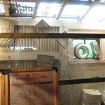 アンリロ - 席の裏側に、調理器具の収納を発見。