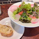 BISTRO QUATRE - 