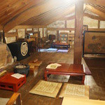 腰掛庵 - 2階は昔のままの姿を残しています。