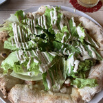 Kuwa Monpe - モナミチーズとベーコンレタスピザ