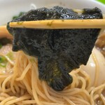 麺屋 Aurum - のりを巻いて