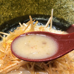 麺場 田所商店  - 江戸前味噌肉ネギラーメンのスープ
