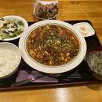 Ichinichi Sanshoku Nikujiru Gyouza Sakaba - 揚げ鶏と海老麻婆豆腐定食