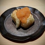 温石 - 「馬鈴薯きんつば仕立て」上には鯛の子の醤油漬け。馬鈴薯の滑らかさと、自然の甘みが素晴らしい。鯛の子の旨みと塩気で益々甘みが引き立ちます。傑作です!♪♪