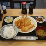 かんのん - ミックスフライ定食