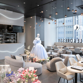 【期間限定】オーロラプリンセスドレスと桜フェア