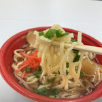 うちなーだいにんぐ じなんぼう - 小麦粉の平打ち麺