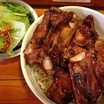 警固ヤキトン - 豚丼と生野菜