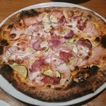 PIZZA SALVATORE CUOMO - エスターテピザ。