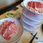 牛屋 江戸八 - 牛4、豚2、野菜1皿を追加注文