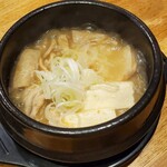 和酒・煮込み らいどん - もち豚てっぽうの白醤油煮込み