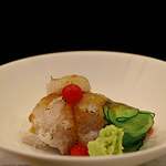 鮨 難波 - 鱧。 鱧すら富山湾で獲れるんです。 もう富山湾で獲れないものはない！ 湯引きせず、炭火炙りで。