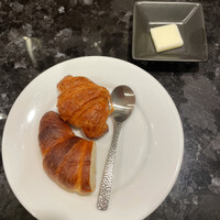 mahoroba 鉄板 心斎橋 - 系列店のベーカリーのパンが食べ放題