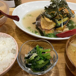 食堂 煮魚少年 - シャケのおろし煮+Bセット(手作り豆腐)
