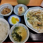 Akano Ren Nagomitei - 野菜炒め定食750円税込み