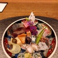 魯忍 - お造り、アオリイカ、ミナミマグロ、赤身、中トロ、鳥貝、蒸し鮑と肝ソース、鯖寿司、赤貝