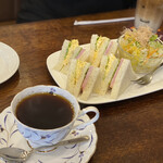 COFFEE HOUSE maki - 