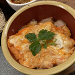 中村麺兵衛 - ご飯は卵の下にしかない小丼