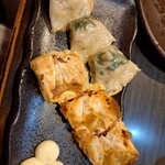 Naniwa Hitokuchi Gyouza Chaochao - 梅しそ餃子と鳥チーズ餃子