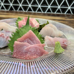麻布しき - 厳選マグロ入り刺身三点盛り合わせ