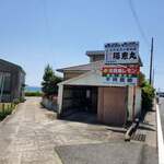 Osteria della Capanna - お店へはこの路地を入って行きます