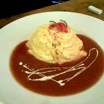 cafe 風音 - イエローローズ自家製デミソースオムライス