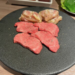 肉と日本酒 - 2種類のタンて大山鶏