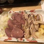 格安ビールと鉄鍋餃子 3・6・5酒場 - 肉刺し盛り合わせ（590円）